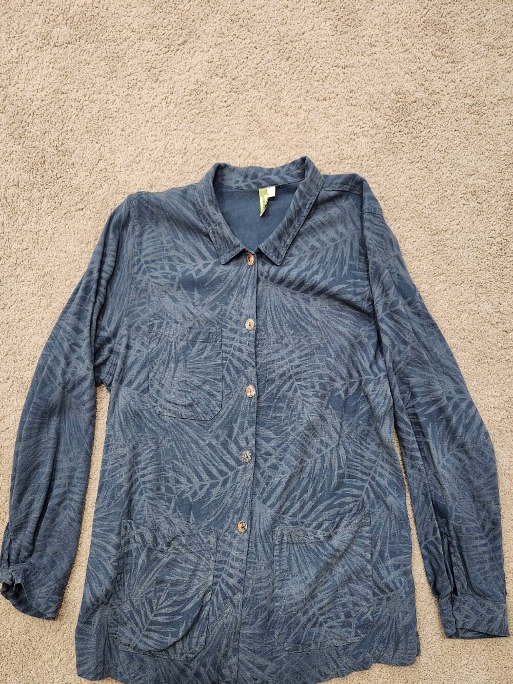 Medium Citron Bleu button down linen top blue palm pattern great condition